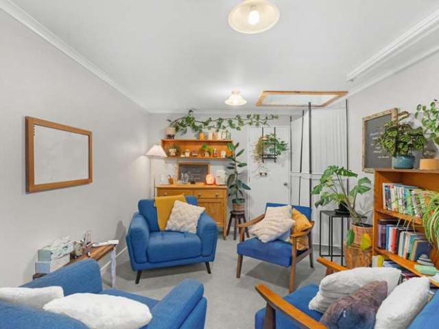 House for sale in Chaslands, Canterbury