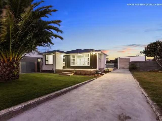 House for sale in Chaslands, Canterbury