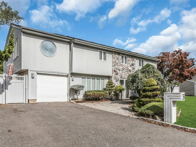 House for sale in Old Bethpage