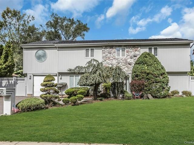 House for sale in Old Bethpage