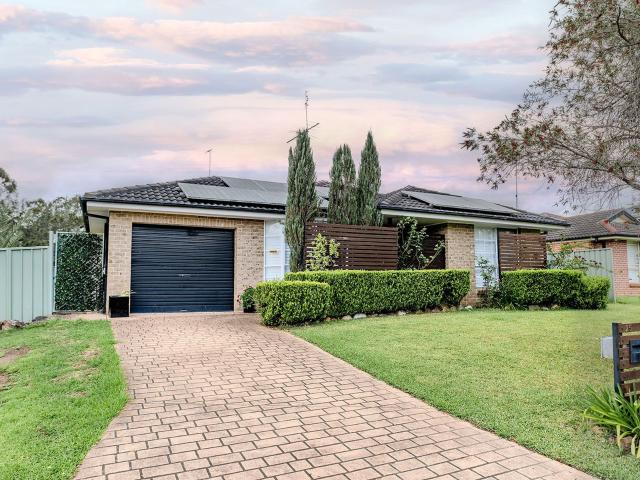 Granny Flat for rent in Glenmore Park, Sydney