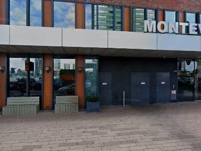 Bedrijfspand te huur in Kop van Zuid, Rotterdam