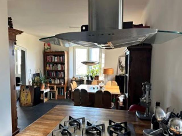 Studio mieten in Einigen, Zürich