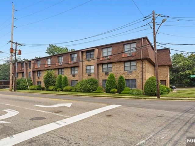 Condo for sale in Saddle Brook, New Jersey
