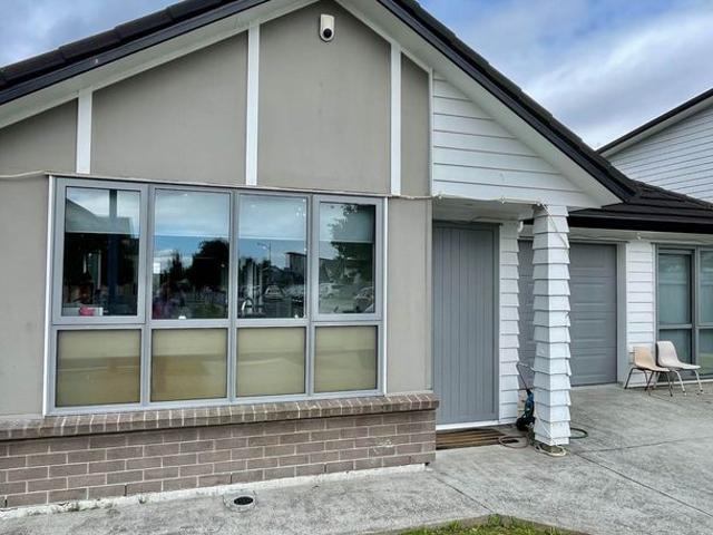 House for rent in Sunline Estate, Papakura