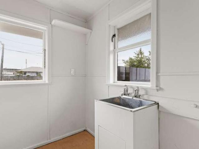 House for sale in Chaslands, Canterbury