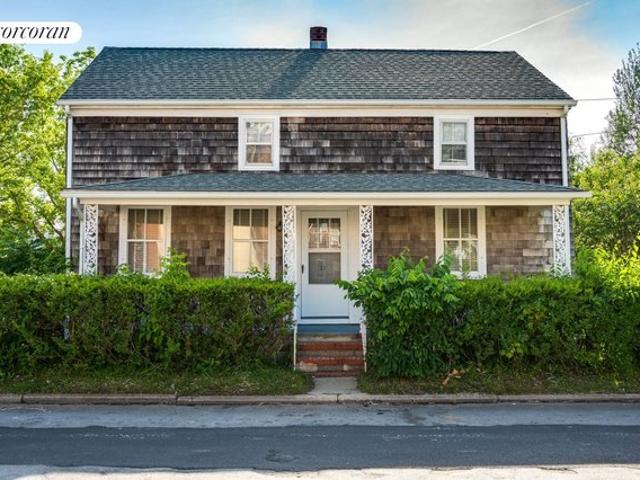 House for sale in Wainscott, New York