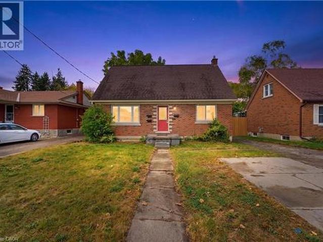 House for sale in Southdale, Kitchener