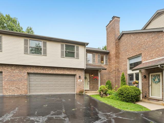 Townhouse for sale in Westmont, Illinois