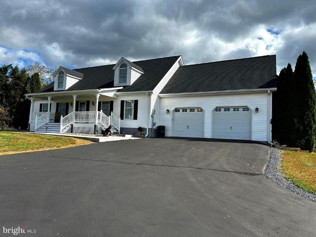 House for sale in Bunker Hill, West Virginia