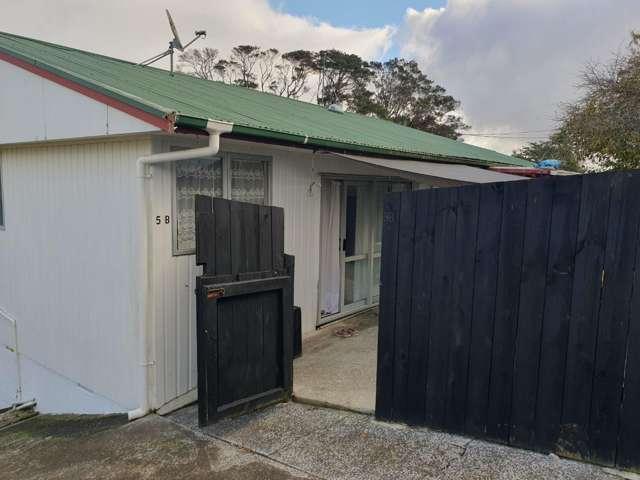 House for rent in Oratia