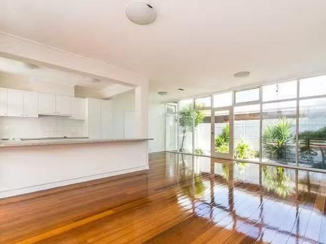 House for rent in Bright