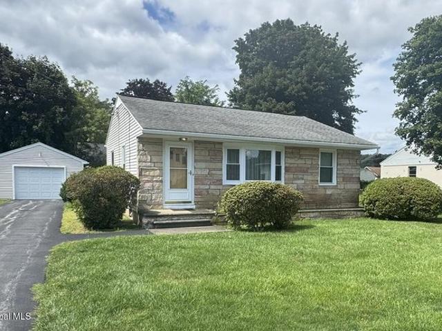 House for sale in Saratoga, New York