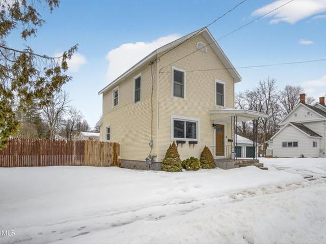 House for sale in Saratoga, New York