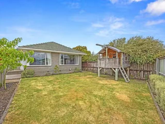 House for rent in Chaslands, Canterbury