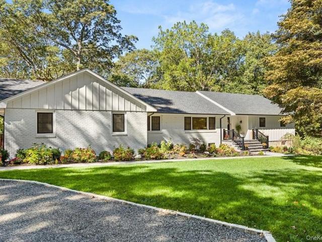House for sale in Smithtown, New York