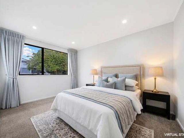 House for sale in Oratia