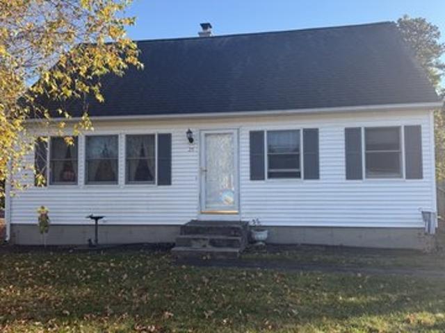 House for sale in Easthampton, Hampshire County
