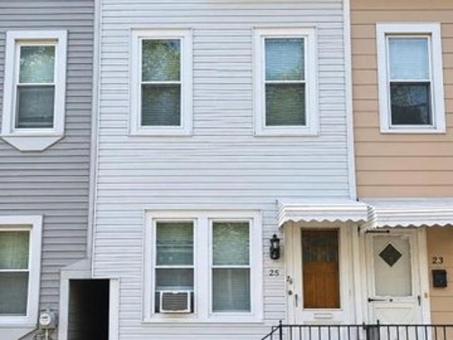 Townhouse for sale in Trenton, New Jersey