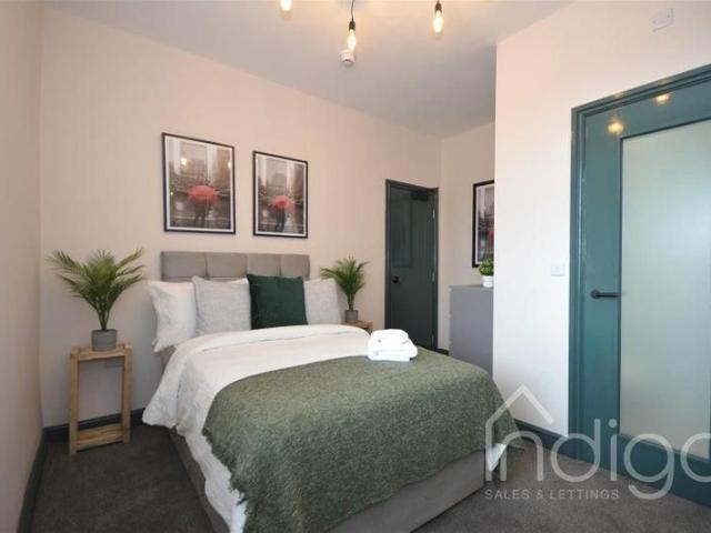 Room for rent in Joiner's Square, Hanley