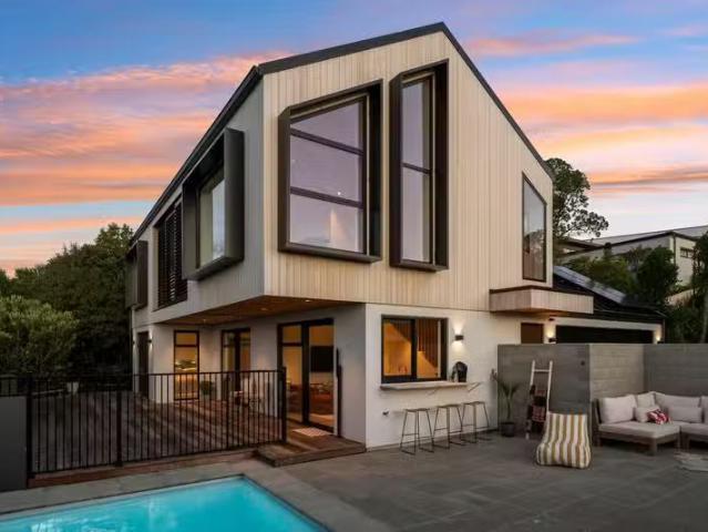 House for sale in Chaslands, Canterbury