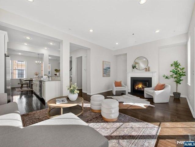 Townhouse for sale in Wood Ridge, New Jersey