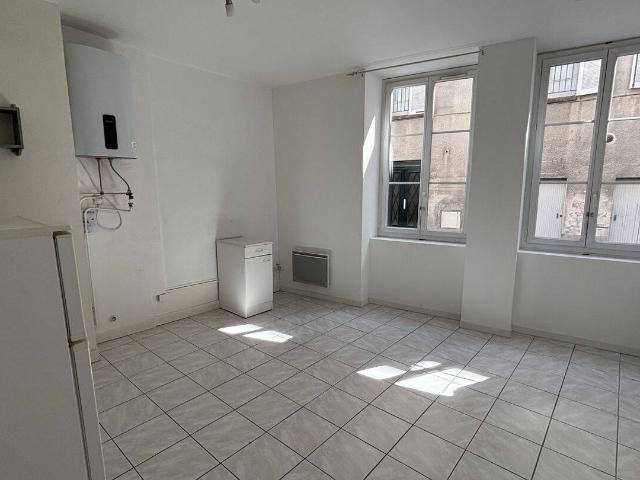 Studio location à Cité Emile Zola, Orléans