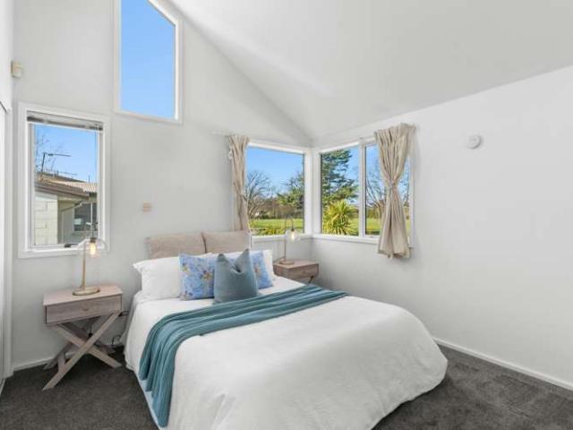 House for sale in Chaslands, Canterbury