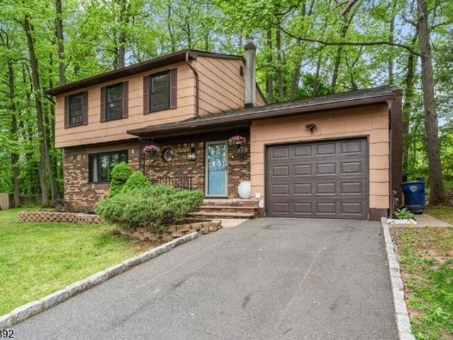 House for sale in Clark, New Jersey