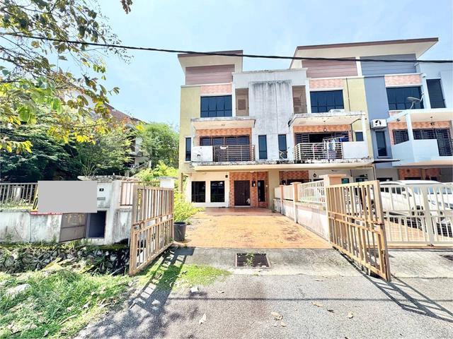 Terraced House for sale in Saujana