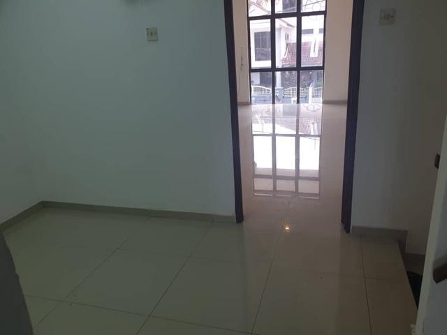 Terraced House for sale in Malaka