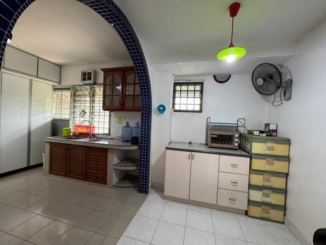 Terraced House for sale in Malaka