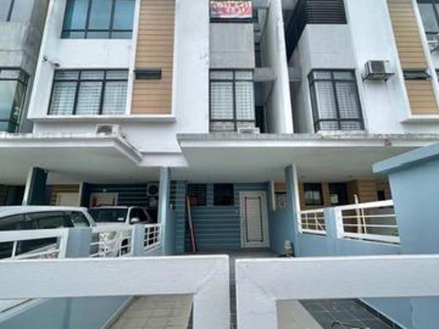 Townhouse for sale in Petaling, Subang Jaya