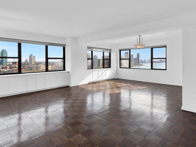 Property for sale in Manhattan Community Board 6, New York