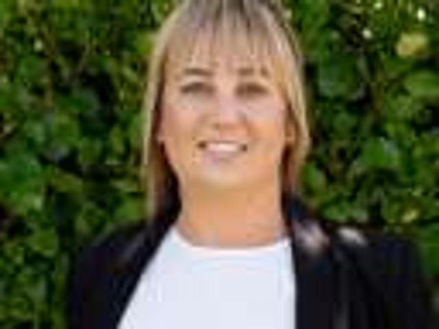 House for sale in Chaslands, Canterbury