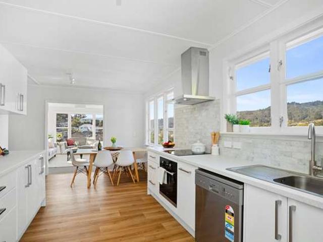 House for sale in Days Bay, Wellington