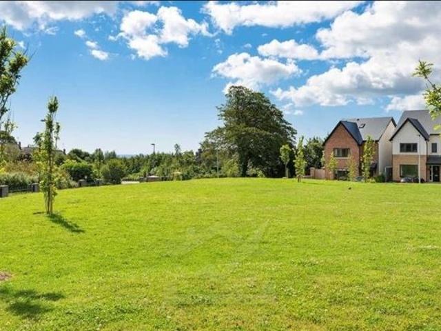 Semi Detached House to rent in Delgany