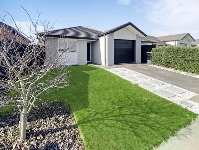 House for rent in Chaslands, Canterbury