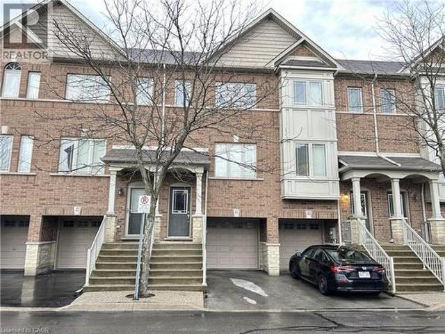 Townhouse for rent in Ancaster, Ontario