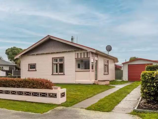 House for sale in Chaslands, Canterbury