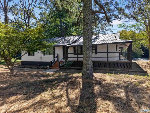 House for sale in Crossville, DeKalb County