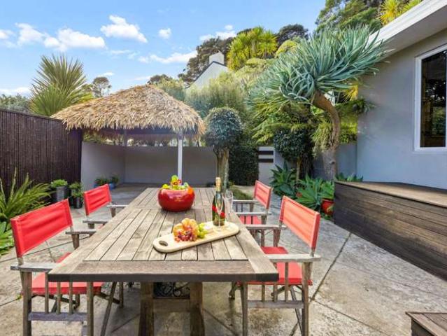 House for sale in Oratia