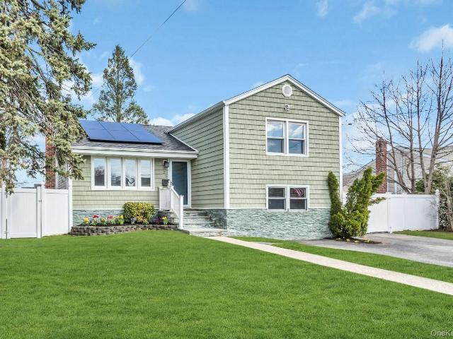 Property for sale in Babylon, New York