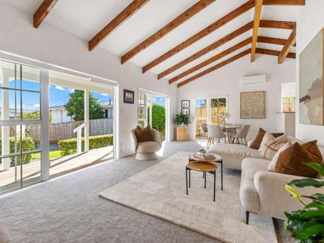 House for sale in Wairau Valley