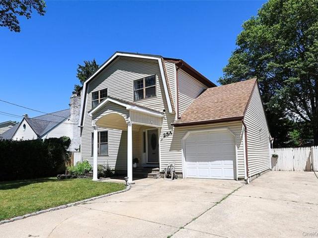 House for sale in Huntington, New York