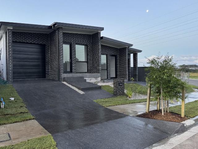 House for rent in Wollongong West, New South Wales