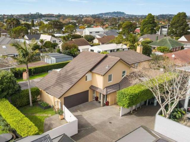 House for sale in Balmoral