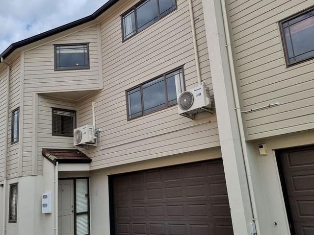 House for rent in Royal Oak, Oroua County