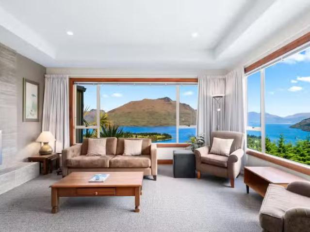 House for sale in Otakou
