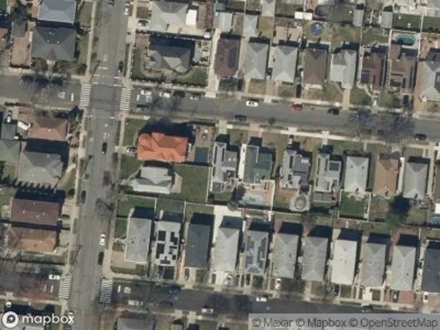 House for sale in Queens, Arverne